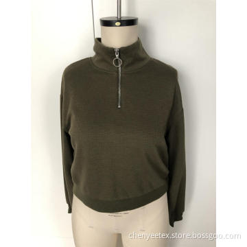 Half high neck and long sleeves
